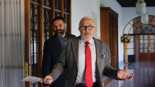 Sánchez Maldonado sigue el guión del PSOE y también abandona la comisión de la Faffe