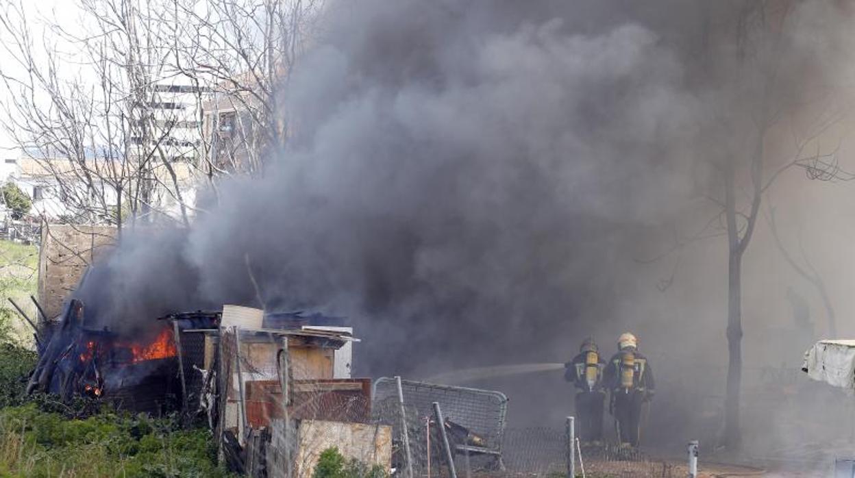 Incendio de chabolas en Córdoba, en una imagen de archivo