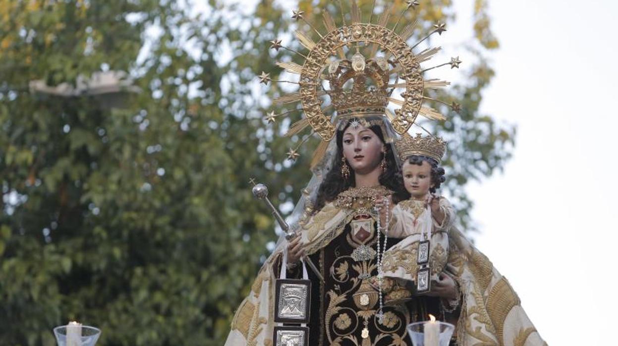 La Virgen del Carmen de Puerta Nueva en su salida procesional