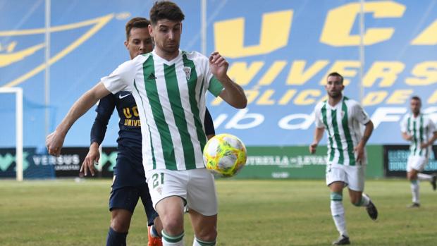 El Córdoba saca un punto sin brillo ante el UCAM (1-1)