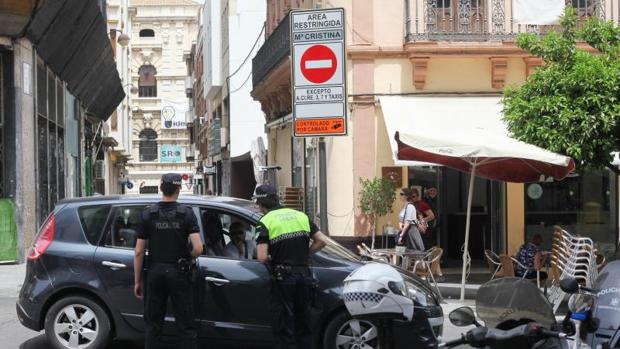 Servicios, vivienda y aparcamientos, los mayores problemas del Casco de Córdoba según las asociaciones