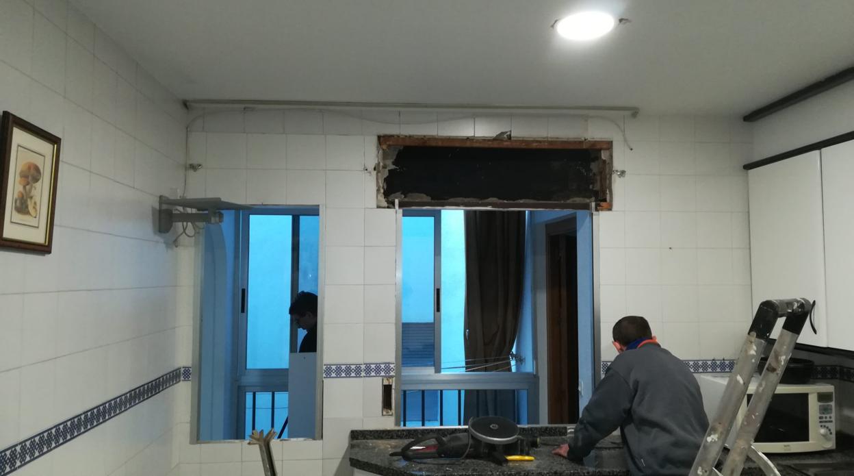 Arreglo de ventanas en el hogar de Nazaret