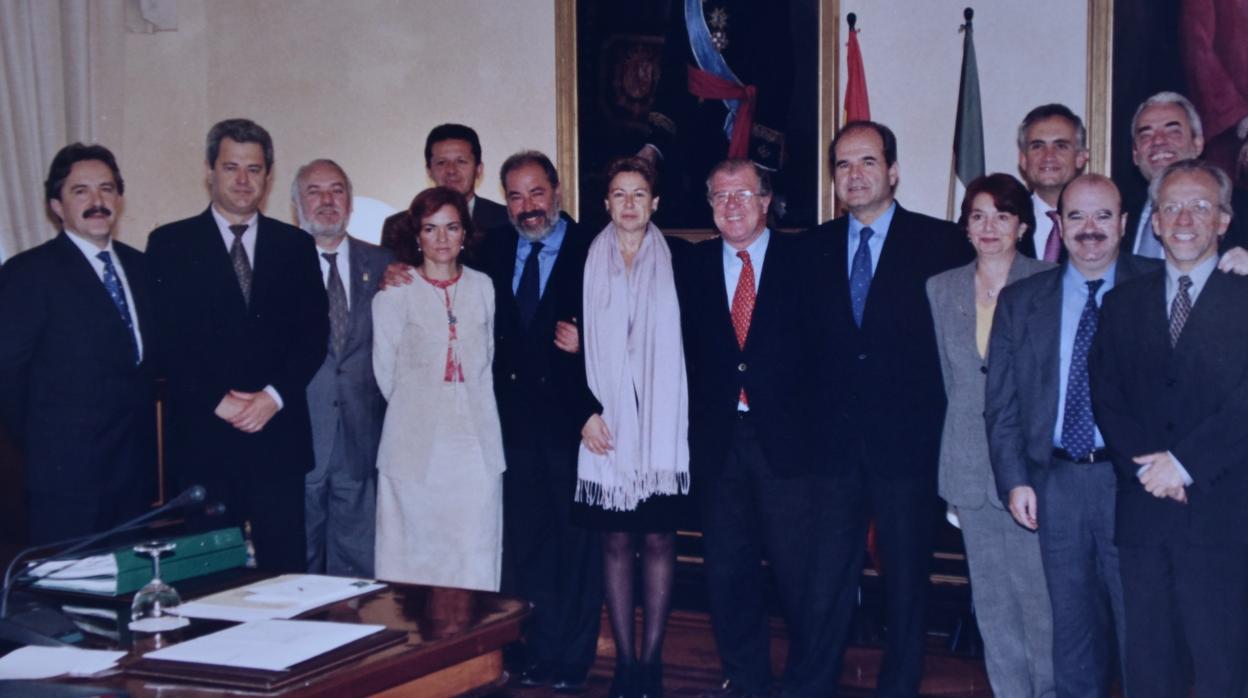 Consejeo de Gobierno de la Junta en 1999, presidido por Manuel Chaves, con Carmen Calvo como consejera de Cultura