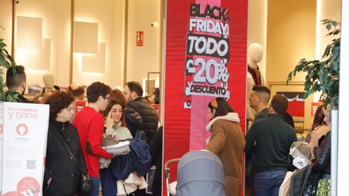 Ambiente de compras durante el último Black Friday en el Centro