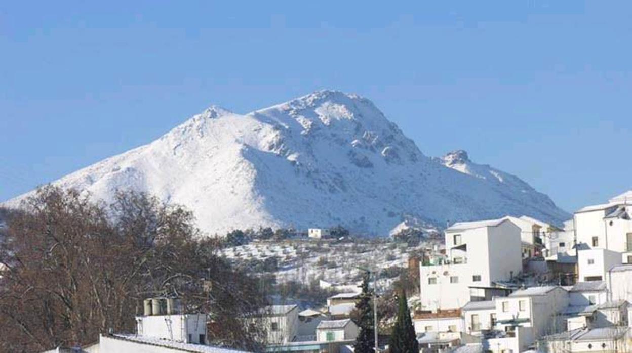 La Tiñosa nevada en una foto de archivo