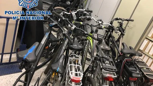Recuperadas en Los Barrios 13 bicicletas eléctricas robadas en Bélgica y con destino a África