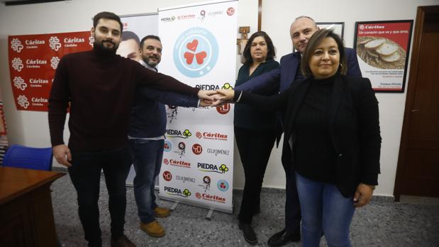 Cáritas, Piedra, Kisko García y Celia Jiménez ofrecerán una comida para personas sin hogar de Córdoba