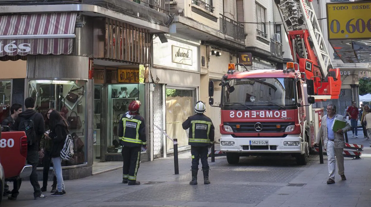 Intervención de los bomberos en la ciudad de Córdoba en una imagen de archivo