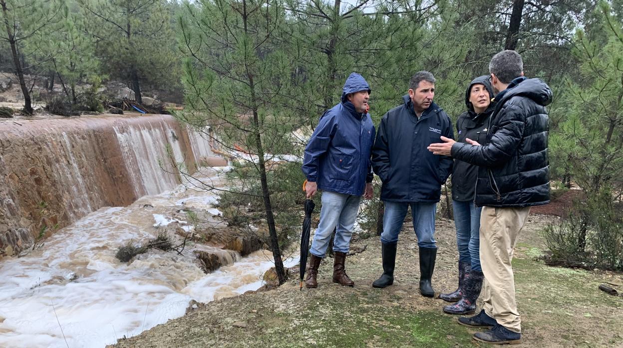 La secretaria general del PP andaluz, Loles López, en su visita a Nerva