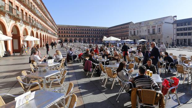 El tiempo en Córdoba | «Tardebuena» soleada pero sin separarse del abrigo