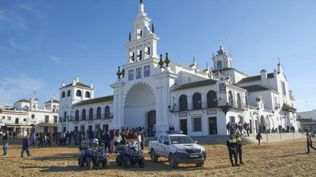 El Ayuntamiento de Almonte refuerza la seguridad en El Rocío para esta Nochevieja