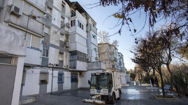 Luto en Huelva por las víctimas del incendio de la barriada de La Hispanidad