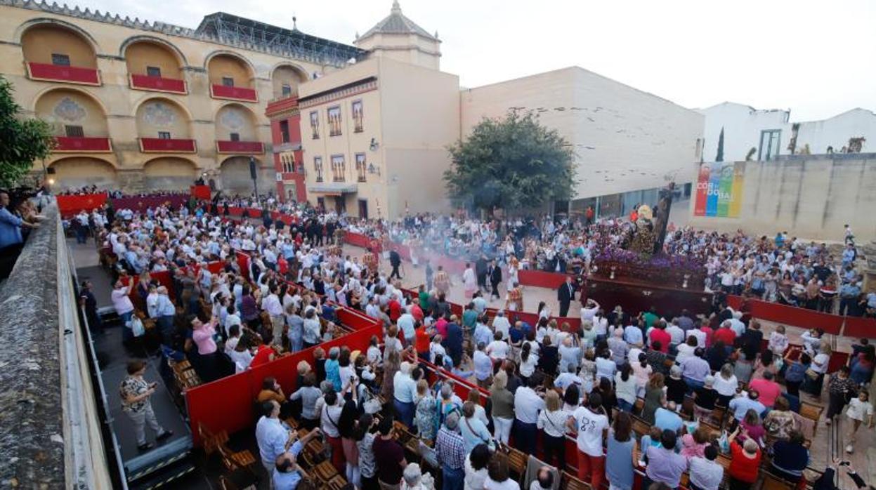 Las Penas de Santiago a su paso por carrera oficial en la magna