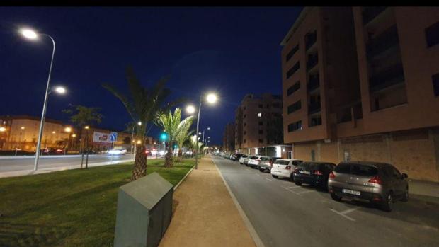 El Ayuntamiento de Córdoba ilumina la Cañada Real Mestas tras años de demanda vecinal