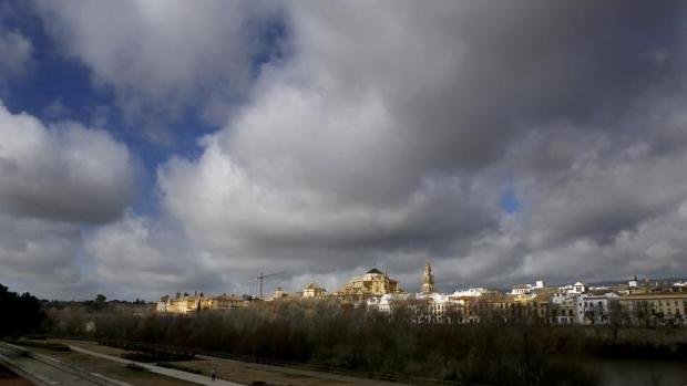 El tiempo en Córdoba | Cielos muy nubosos con poca probabilidad de lluvias este martes 21