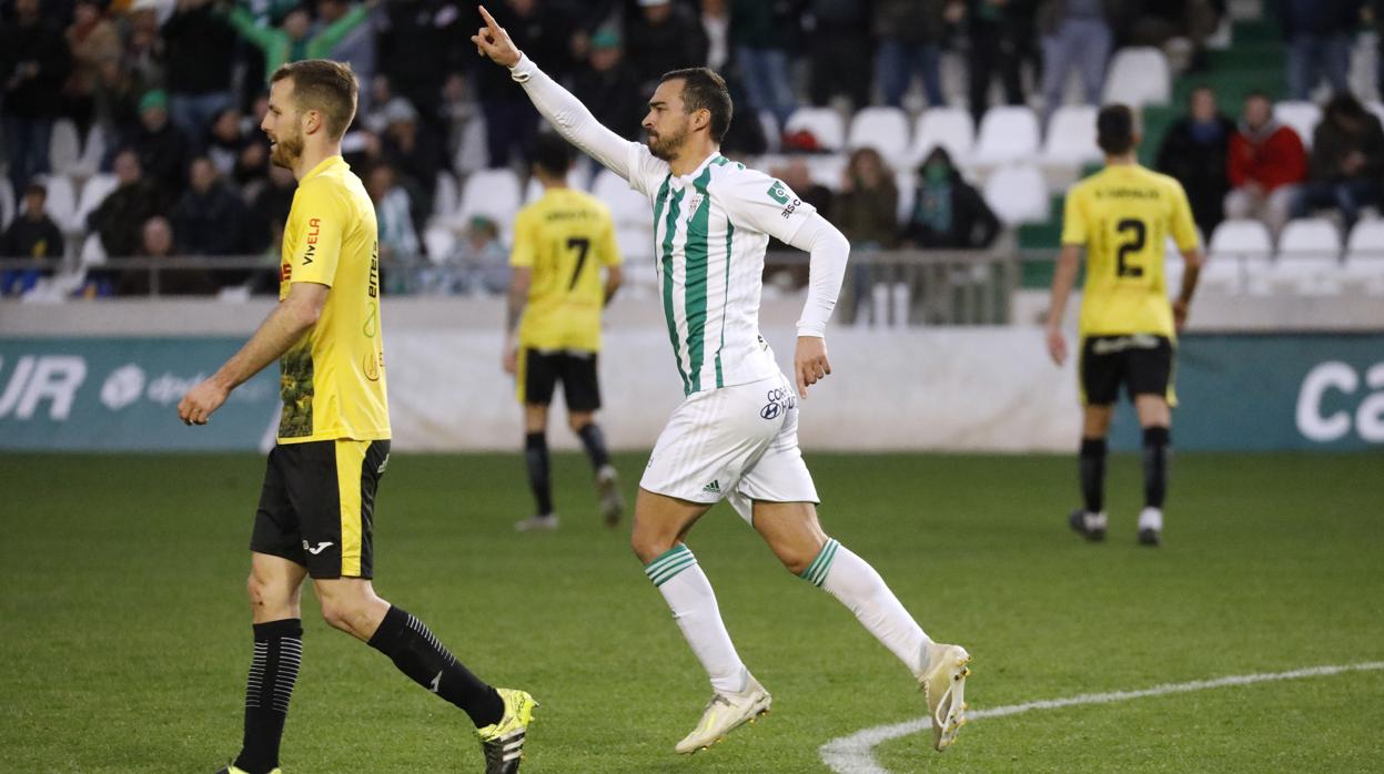 De las Cuevas celebra el gol ante el Villarrubia el pasado domingo