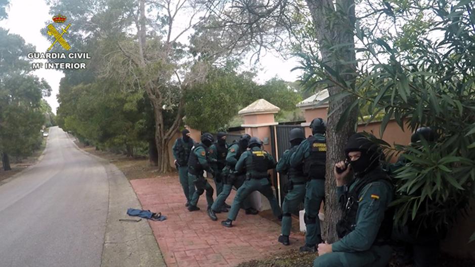 Desmantelada una plantación de marihuana en un chalé de la exclusiva urbanización de Sotogrande