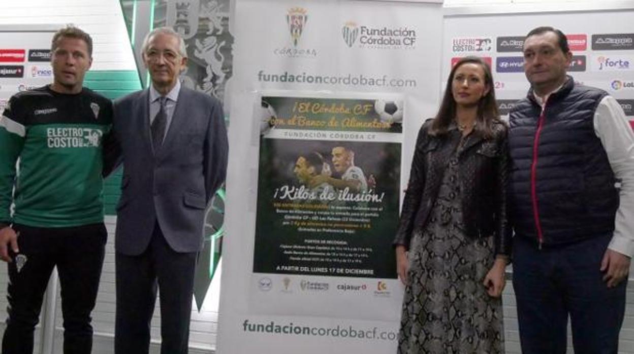 Isabel Madueño, junto a García Amado en un acto de la Fundación