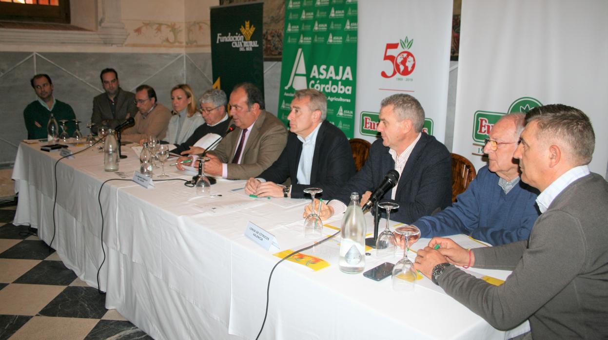 Más de 150 agricultores de Córdoba se ponen al día del nuevo control de plagas de cítricos de la UE