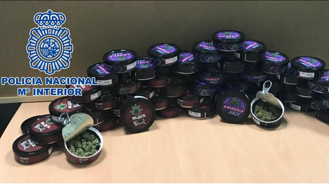 Las latas con marihuana incautadas en Granada