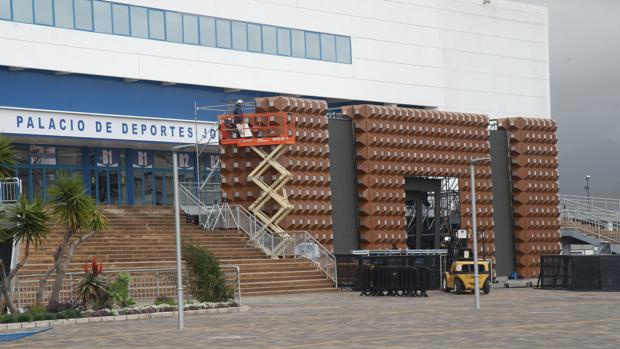 Así se convierte un pabellón deportivo en el gran teatro que albergará la gala de los Goya