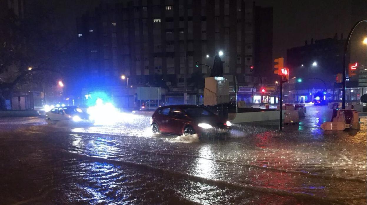 La calle Armengual de la Mota inundada