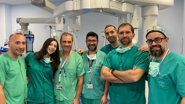 El Hoispital Reina Sofía de Córdoba realiza por primera vez una extracción de lóbulo pulmonar con robótica