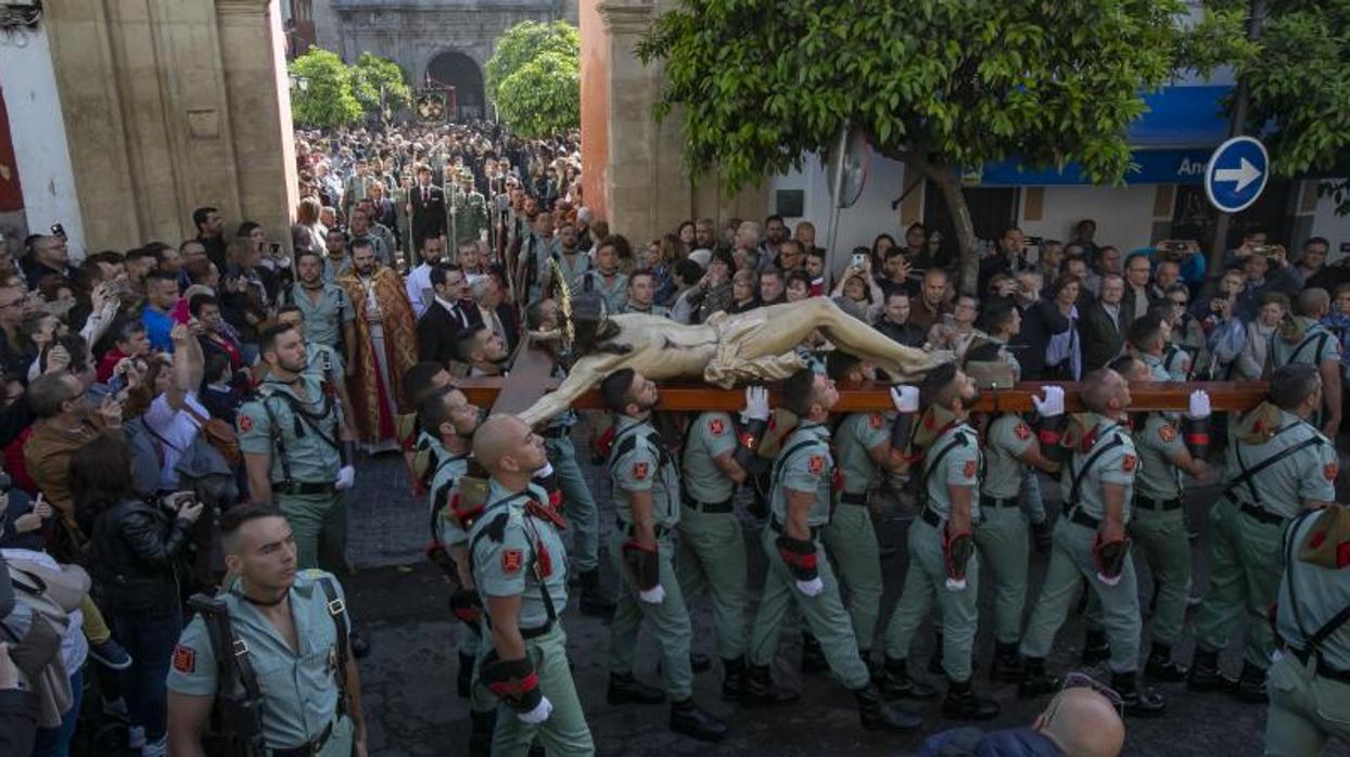 El Señor de la Caridad en la mañana del Viernes Santo