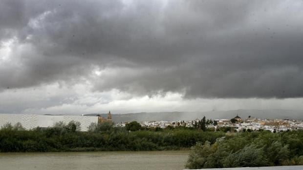 El tiempo en Córdoba | Nubes y claros este jueves 30 en que caen las temperaturas máximas