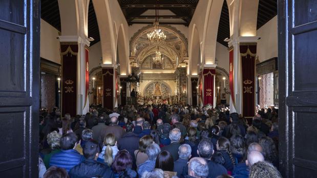 La Matriz adelanta la presentación de los niños a la Virgen del Rocío