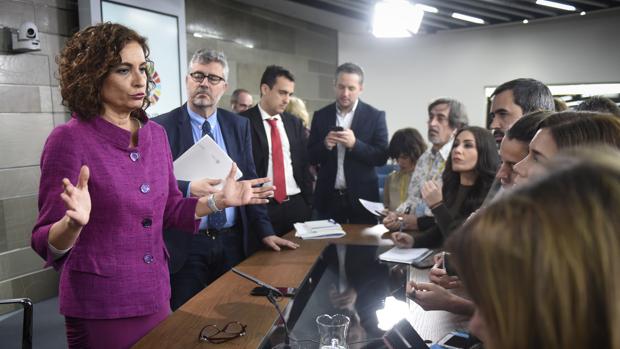 El Gobierno andaluz llevará a María Jesús Montero a los tribunales por el impago del IVA