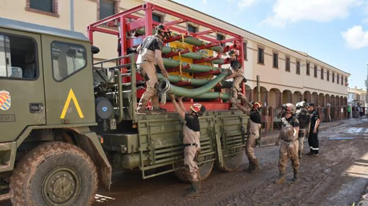 La Unidad Militar de Emergencias (UME) tuvo que intervenir en Campillos tras la tromba de agua