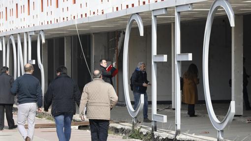 Representantes de empresas visitan el Centro de Ferias de cara a su concurso