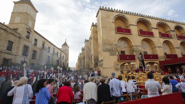 El plazo de renovación de palcos de la carrera oficial de Córdoba se abre a la sombra del IVA