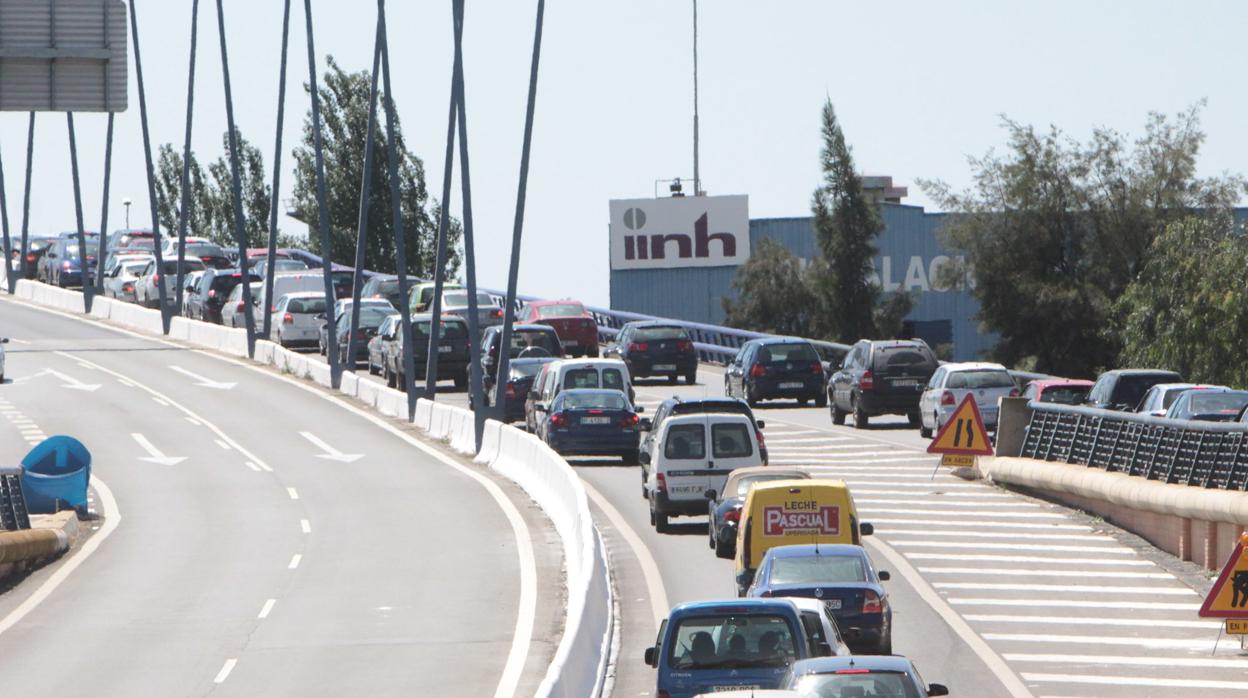 Una de las salidas de la capital onubense