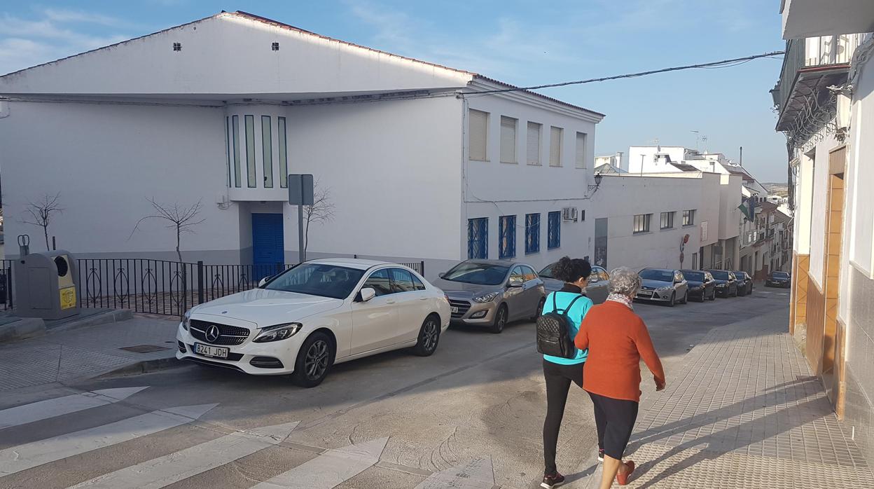 Fachada de la Escuela Hogar del Feriante de Aguilar de la Frontera