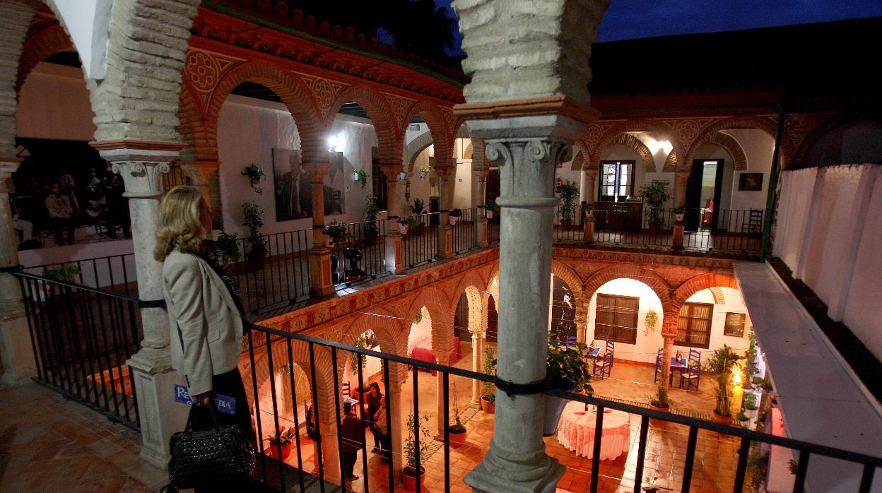 Patio del edificio de Rey Heredia, 22, sede actual del Imtur