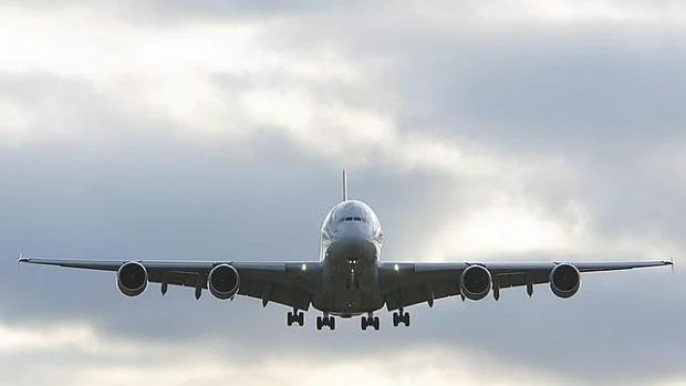 Recuperan en Granada un maletín robado a un pasajero del vuelo Londres-Madrid