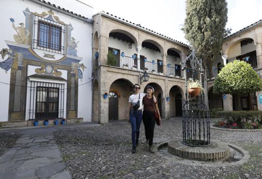 Patio del ciprés del Zoco municipal de Córdoba