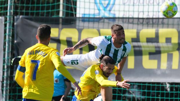 El Córdoba CF empata (1-1) en la visita al Cádiz B