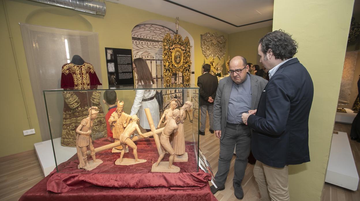 José Juan Jiménez Güeto junto a Francisco Mellado en la exposición