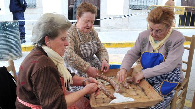 La Sierra de Huelva se prepara para la matanza tradicional de Galaroza