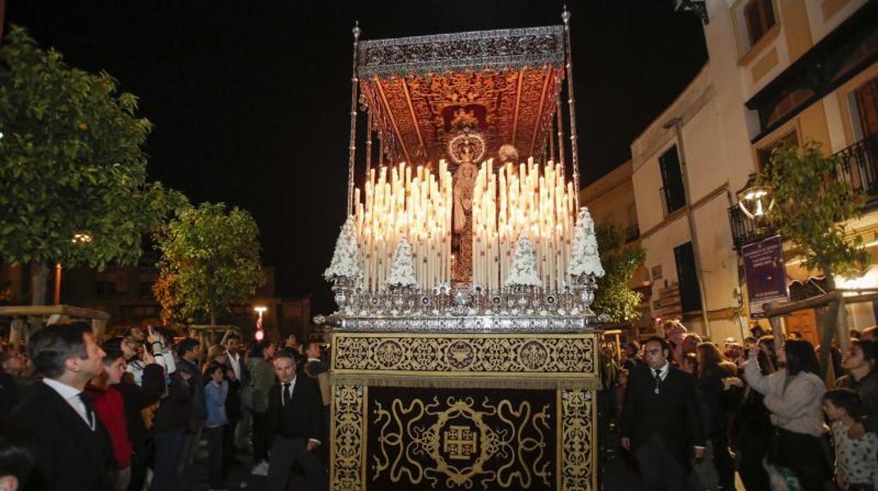 La Virgen del Desconsuelo en su salida procesional