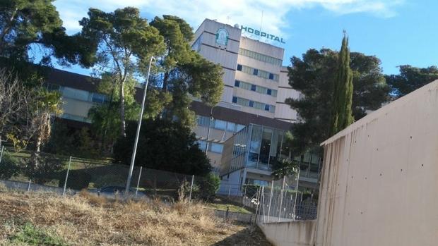 Un choque frontal entre dos coches en Rute lleva a cuatro personas al hospital