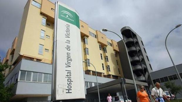Apartan a un auxiliar de enfermería del Hospital Clínico de Málaga por dos denuncias de acoso