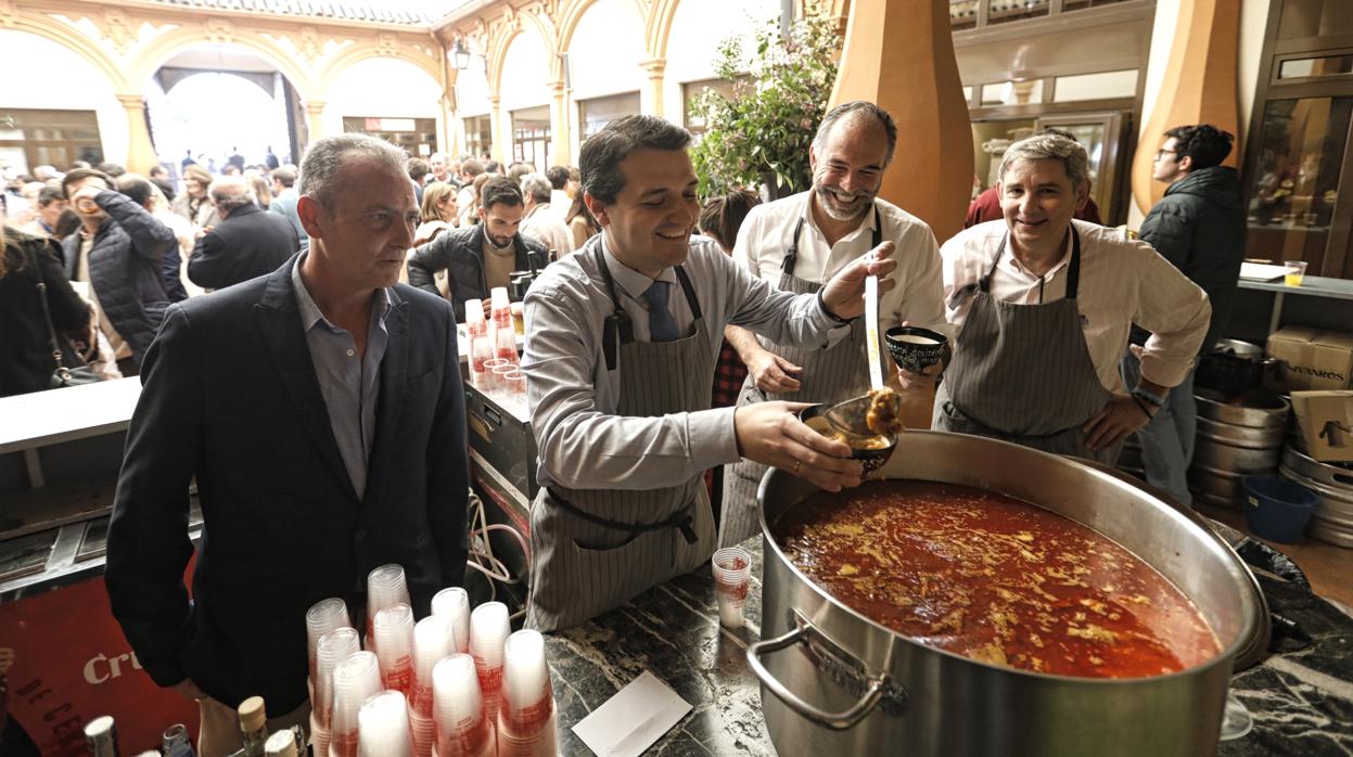 Almuerzo a favor de la Bolsa de Caridad de la Buena Muerte en San Hipólito