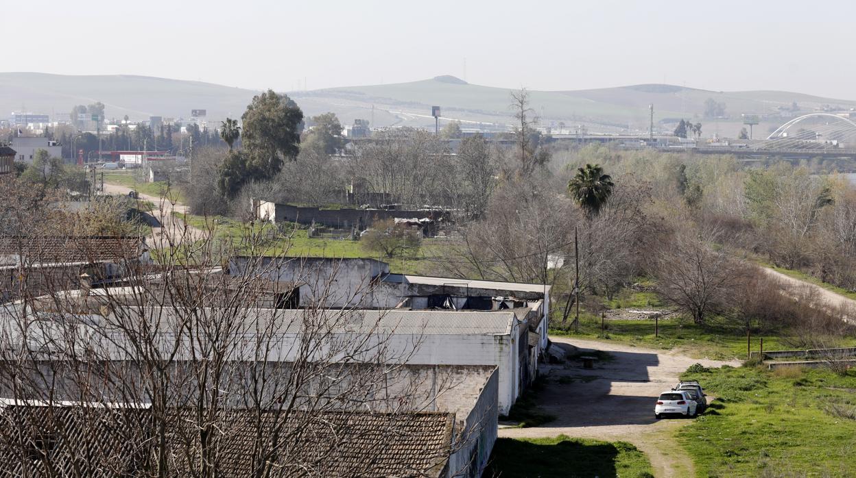 Zona del Cordel de Écija, en la que se construirá el centro comercial de Lar en Córdoba