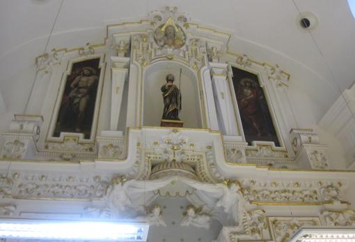 Ático del retablo mayor de la ermita del Santo Crucifijo de Córdoba