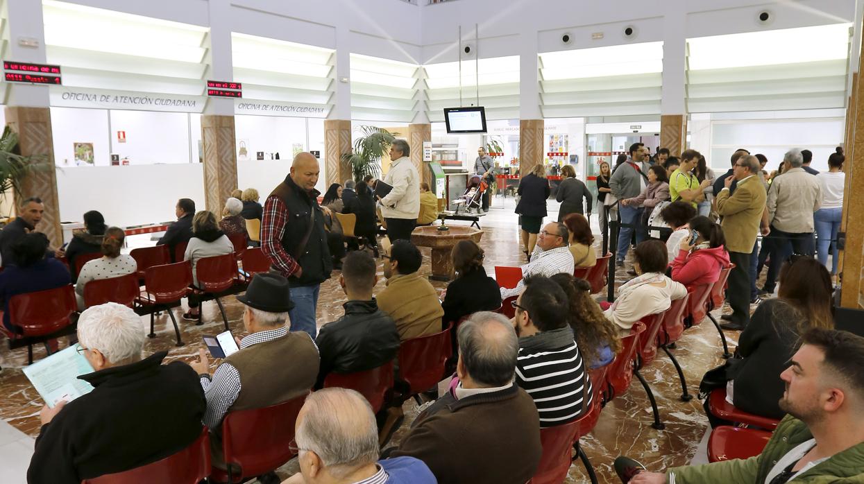 Zona de atención al público de Gran Capitán