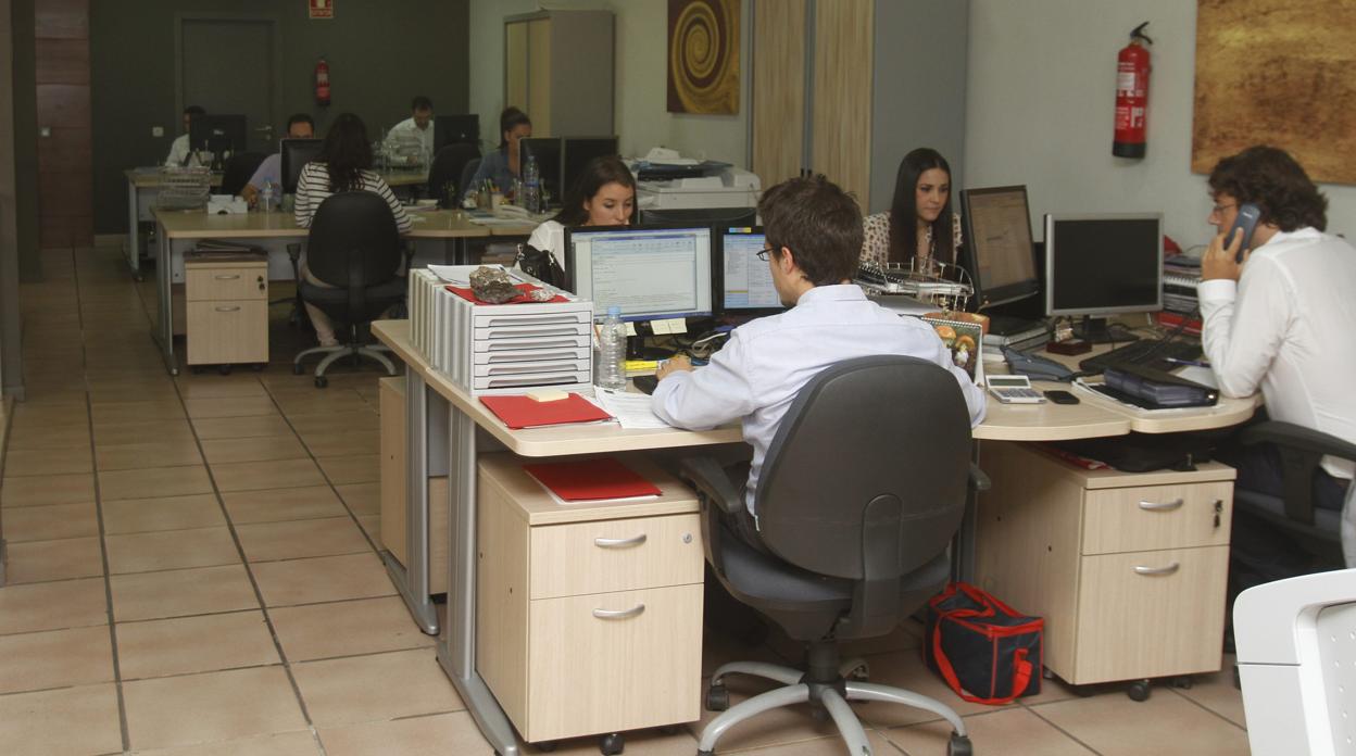 Trabajadores en una oficina